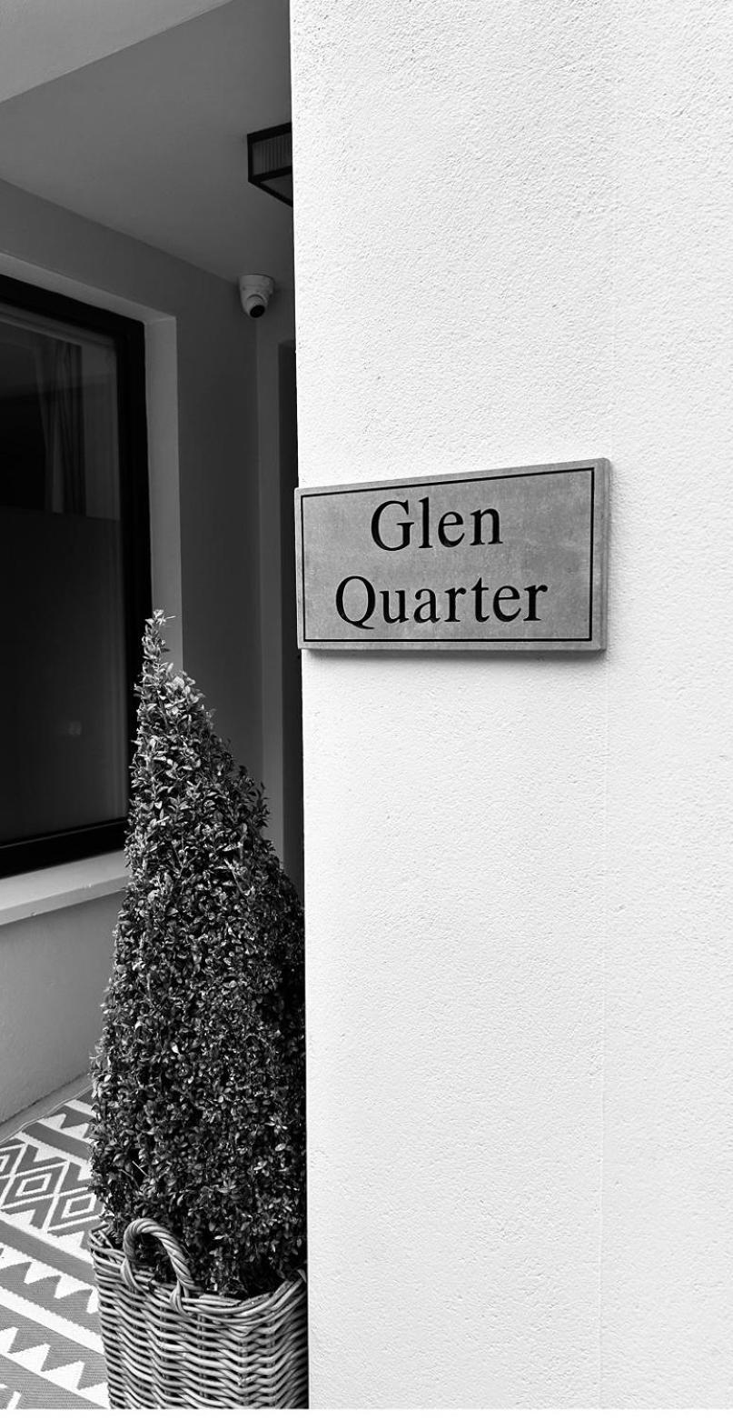 The Glen Quarter Hotel คินเซล ภายนอก รูปภาพ